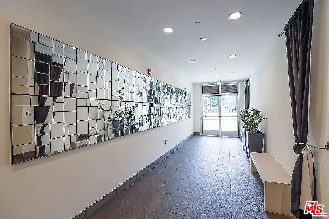 5308 Sepulveda Blvd — Photo 4