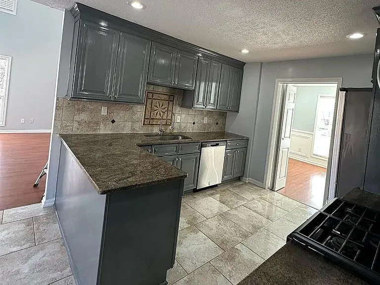 1261 Lakeview Rd — Photo 27
