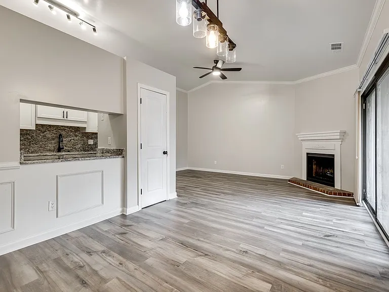 4158F Charlotte Hwy — Photo 4