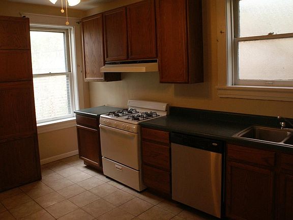 2nd image of 5847 S Kingshighway Boulevard # Second Floor