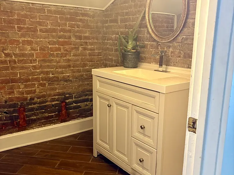 118 E Oak St — Photo 11