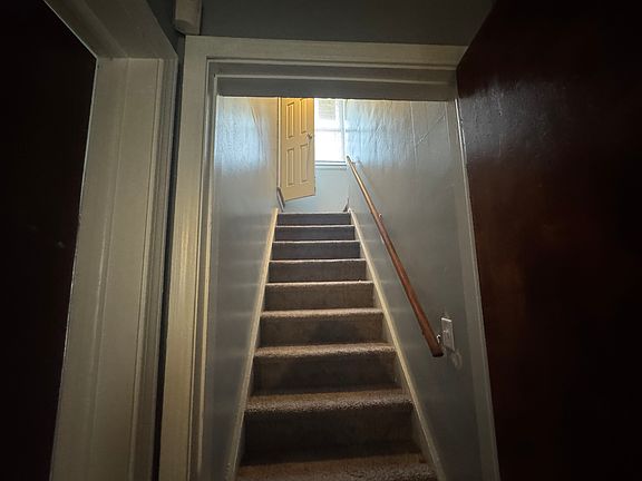 2nd image of 9657 Grandville Ave
