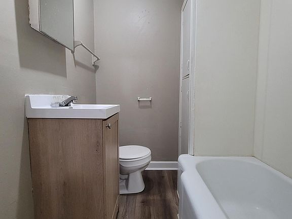 2nd image of 380 Dunlap St N #2