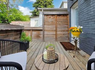 266 Highfield Rd #1A, Toronto, ON M4L2V5