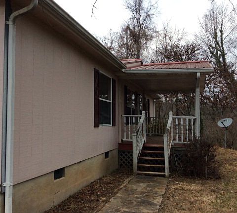 3rd image of 264 Highland Dr