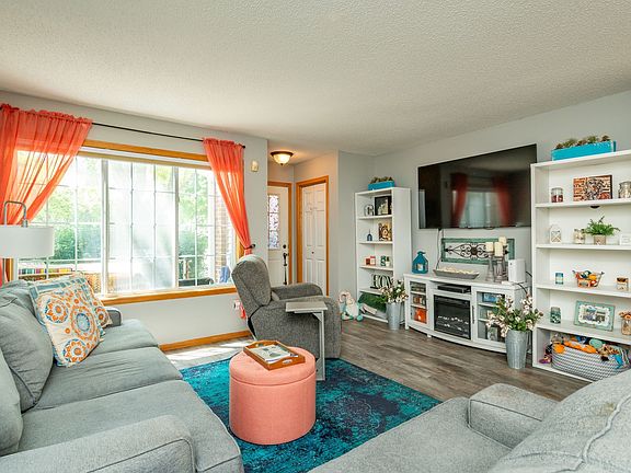 2nd image of 6855 Woodland Ave Unit 1403