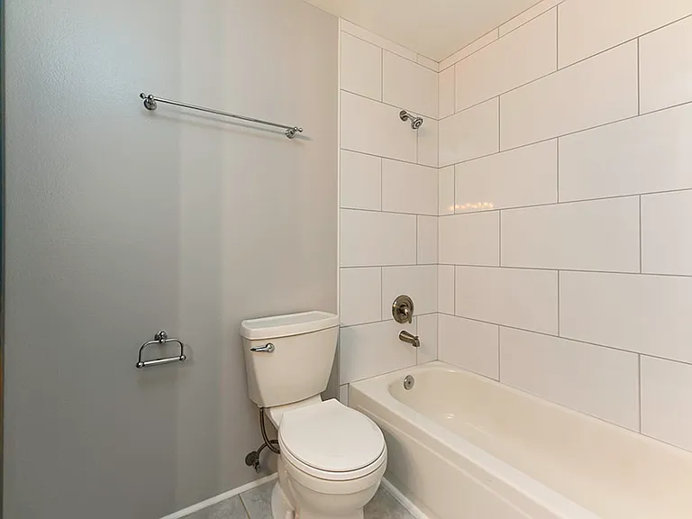 506 E Howell St #E312 — Photo 11