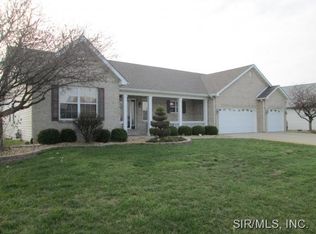 153 Emerald Way W, Granite City, IL 62040