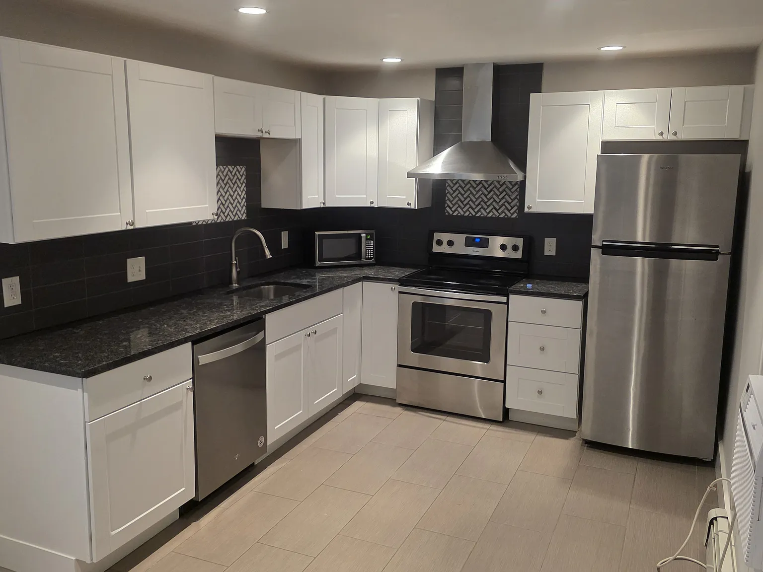 2 bed, $2,600 — Photo 2