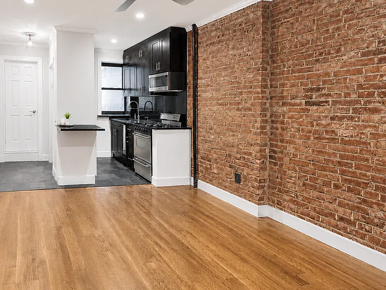 434 W 52nd St #7 — Photo 1