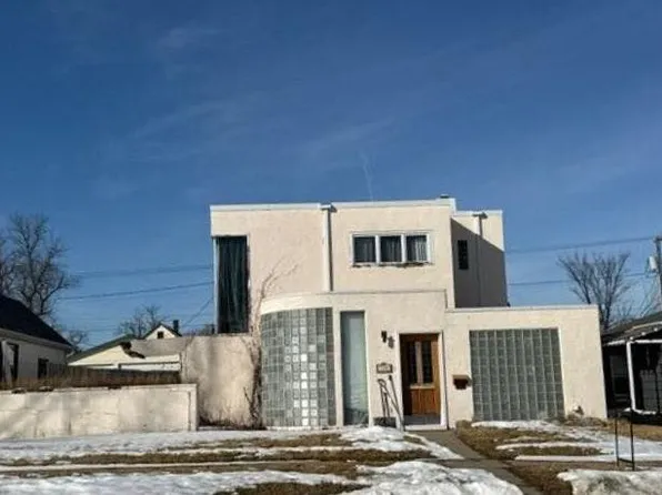 720 6th Ave SE, Jamestown, ND 58401