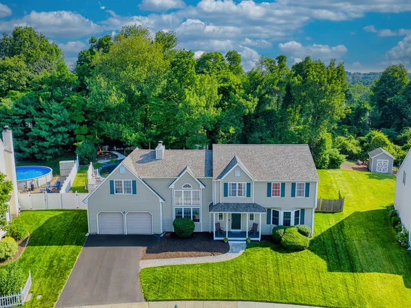 56 Stagecoach Circle, Milford, CT 06460