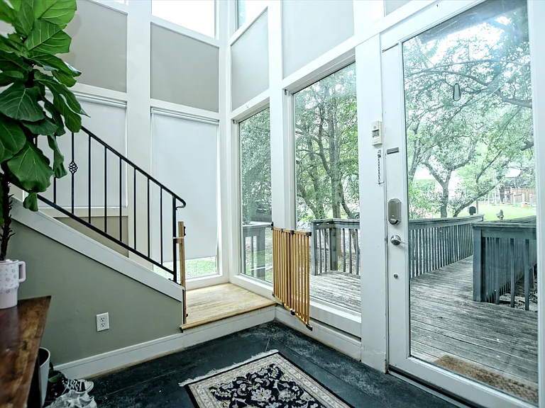 2605 De Soto Dr — Photo 3