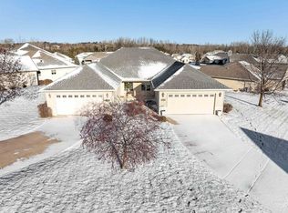 2014 Golden Bell Dr #2, Suamico, WI 54313
