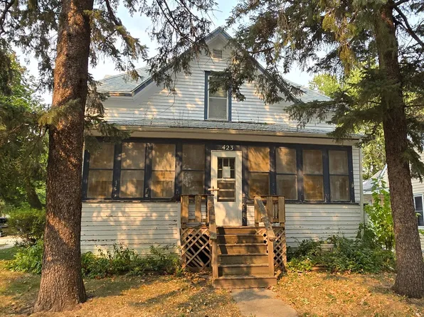 423 2nd St SW, Pipestone, MN 56164