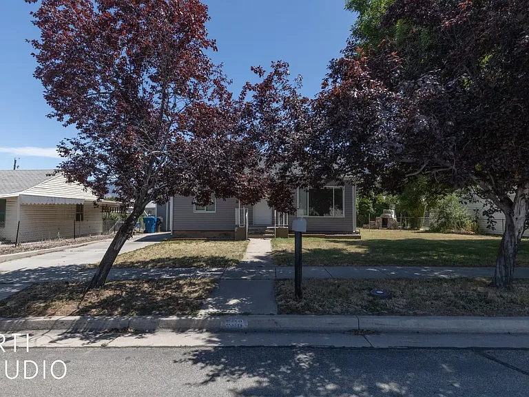 846 E McFarland St — Photo 27