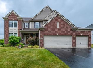 1326 Dorr Dr, Sugar Grove, IL 60554