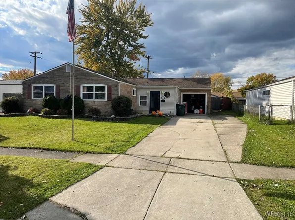 26 Michele Dr, Depew, NY 14043