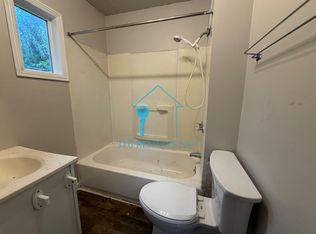 326 E 9th St, Newton, KS 67114