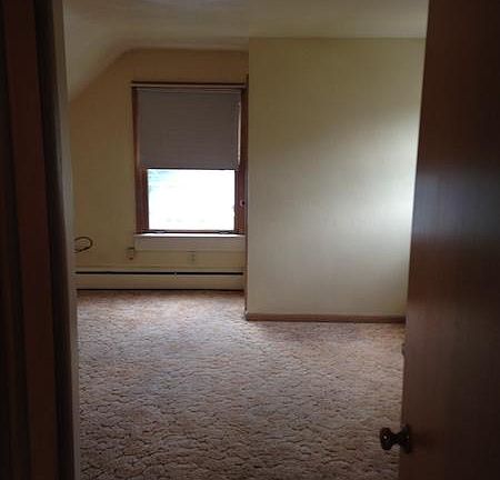 4th image of 336 Sturges Ave