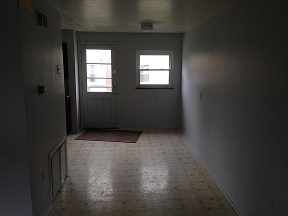 2nd image of 270 Cedar Ave