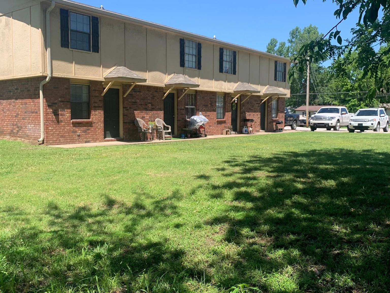 408 E Redwood St — Photo 1