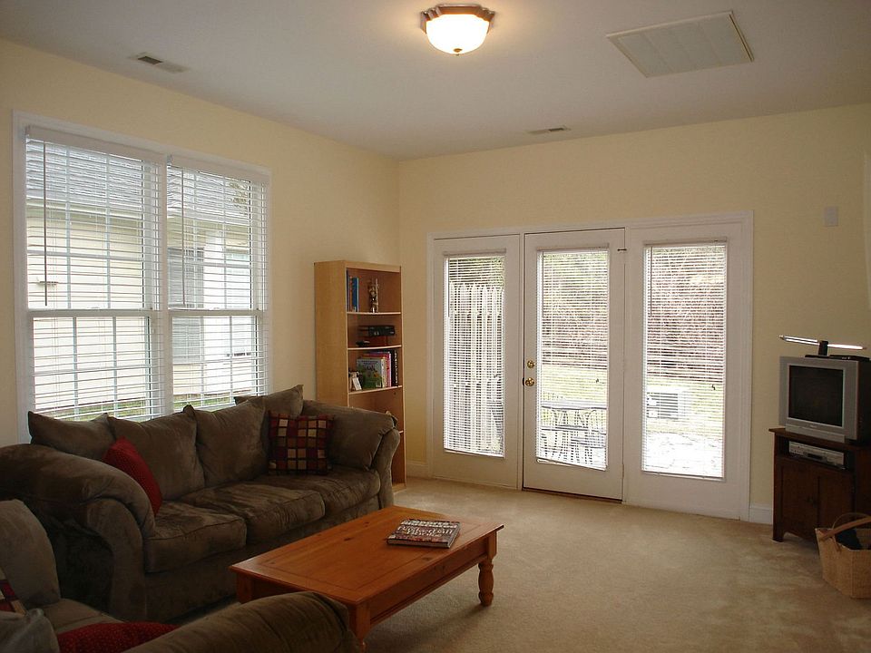 1st image of 501 Carved Oak Dr