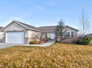 11731 S Hill Stone Dr, South Jordan, UT 84009