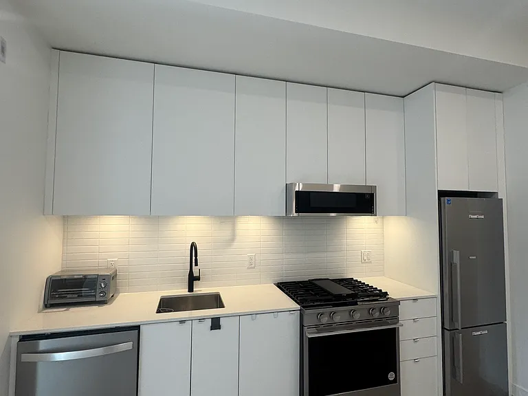 2345 Rindall Ave #10 — Photo 2