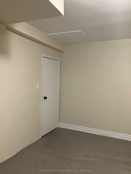 Toronto House for rent - 3 Bedrooms — photo 2