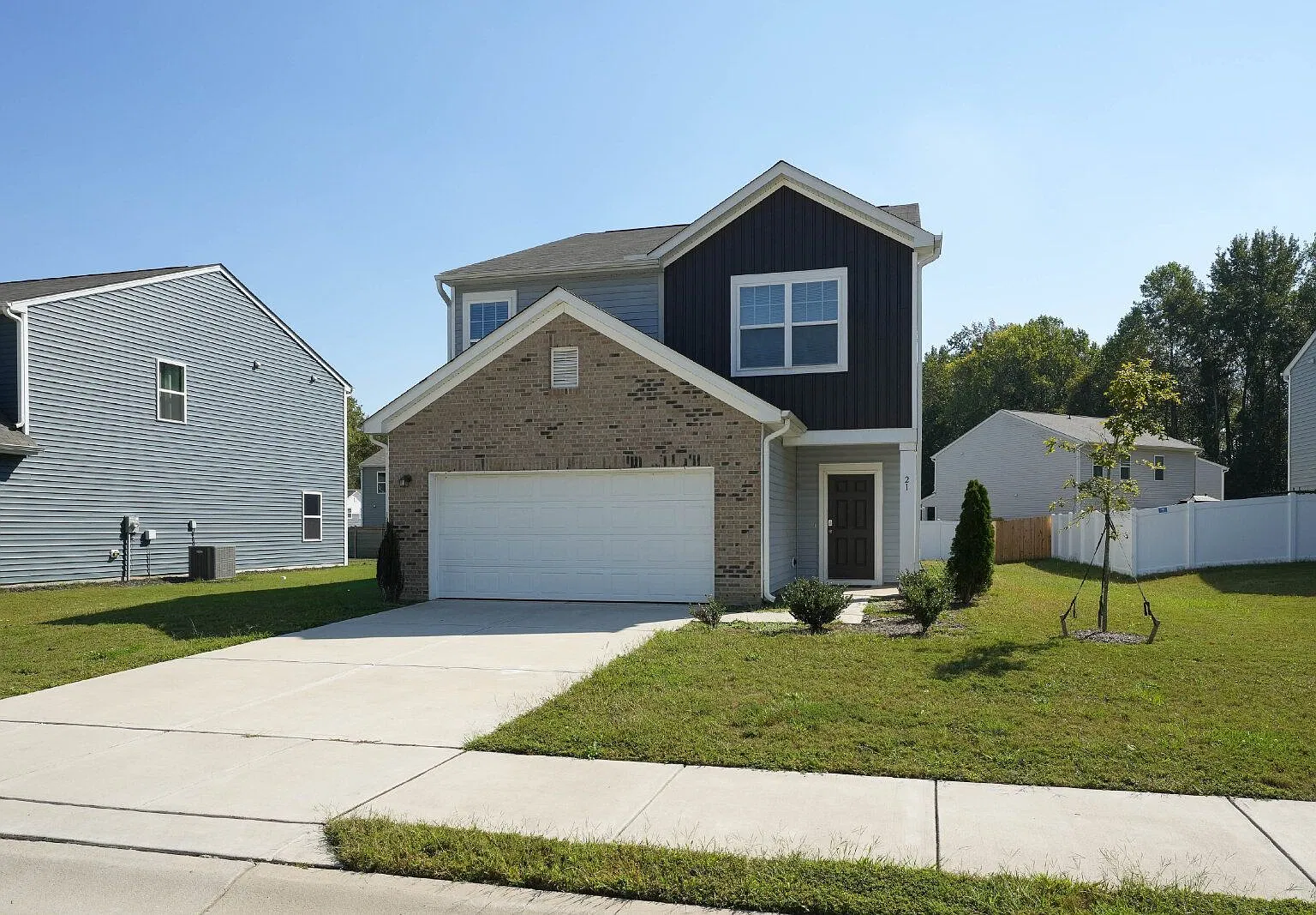 4 bed, 2.5 bath, 2310 sqft, $2,095 — Photo 1