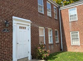 16 Clarmore Dr