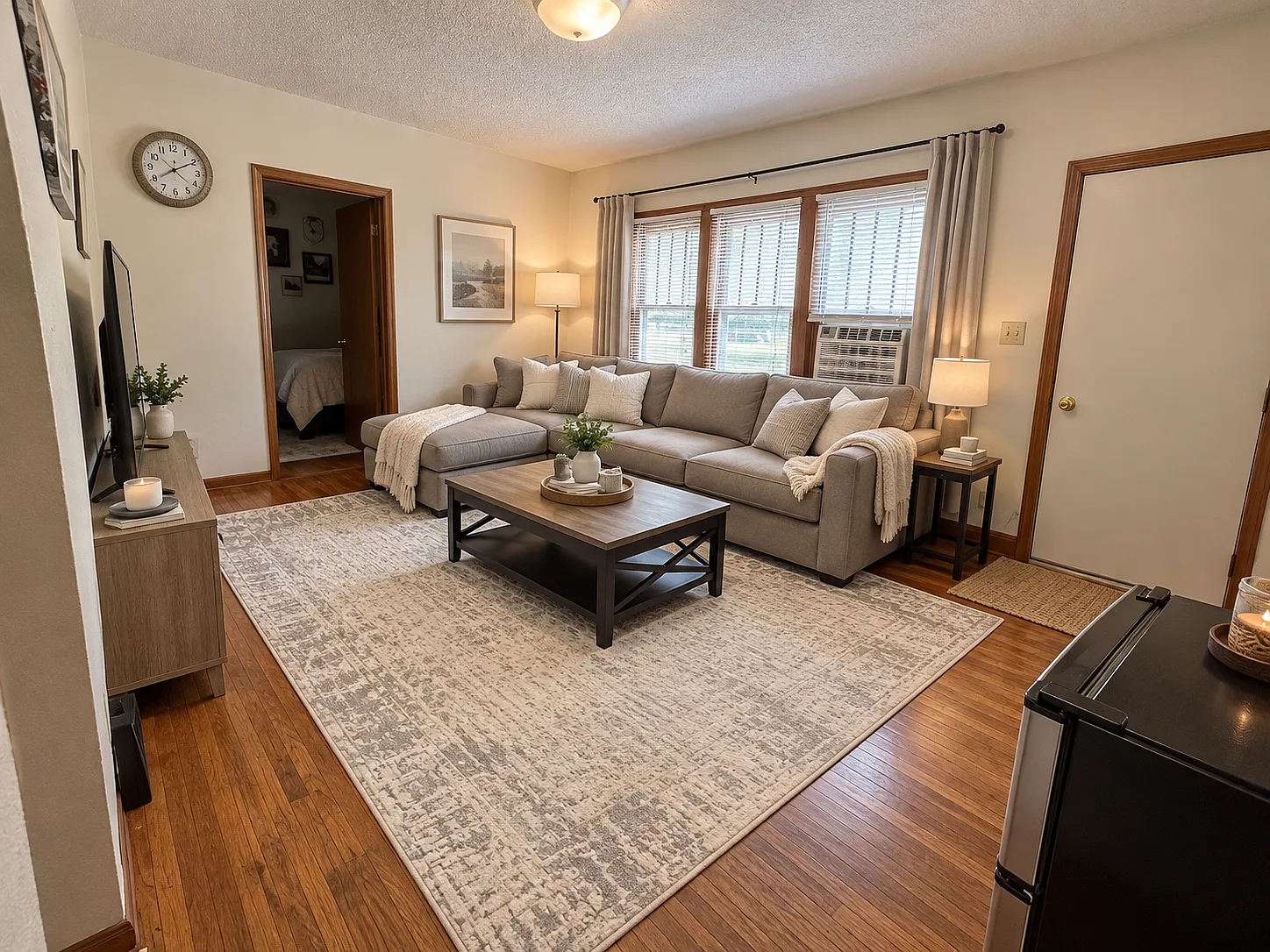4 bed, $1,540 — Photo 2