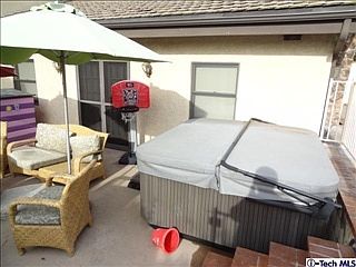 5th image of 1054 E Magnolia Blvd