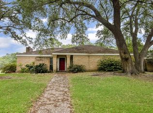 15503 Pleasant Valley Rd, Houston, TX 77062