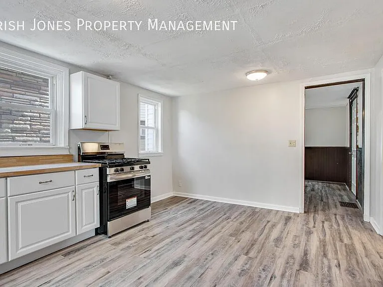 935 Niagara St #1 — Photo 4