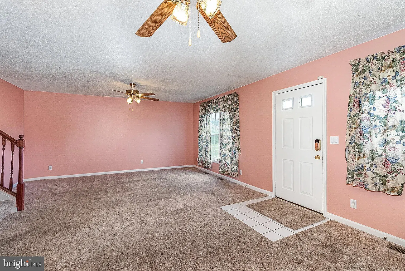 41 Johns Dr — Photo 4