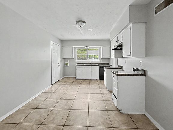 2nd image of 2993 S Perkins Rd