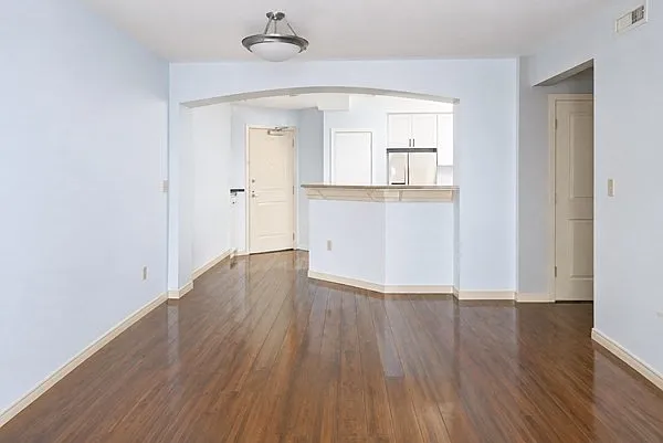2 bed, 2.0 bath, 1166 sqft, $3,200 — Photo 2