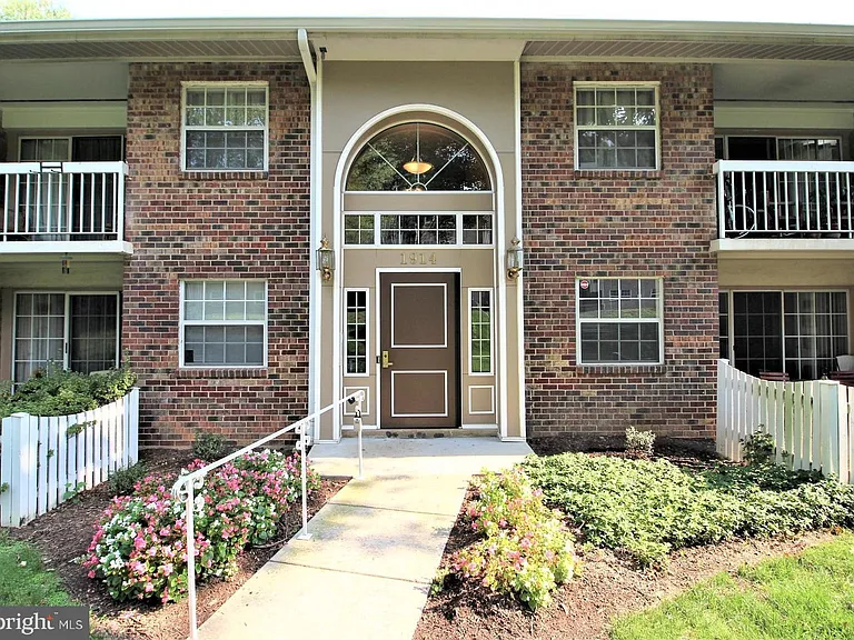 1914 Wilson Ln #204 — Photo 16