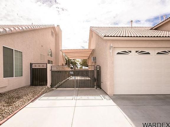3rd image of 1912 E Havasu Lake Dr