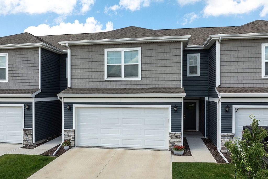 2594 Anne Ln - Property Image
