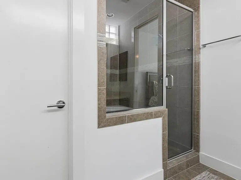 2376 Commerce St — Photo 16