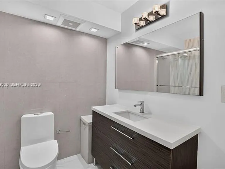 6039 Collins Avenue Cu #1624 — Photo 18