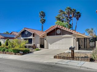 2704 Miraflores Ave, Las Vegas, NV 89102