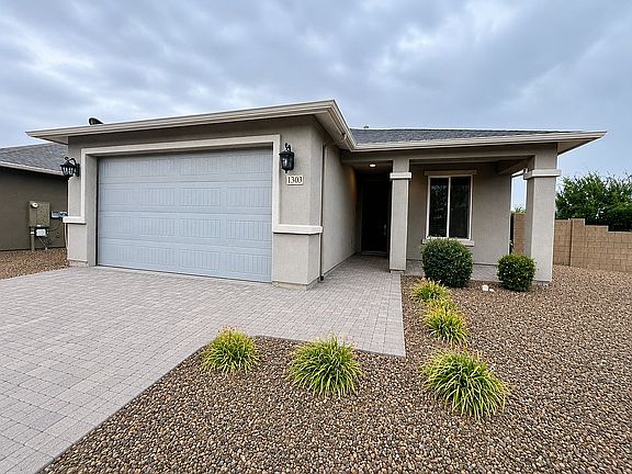 2nd image of 1303 Stratford Pl