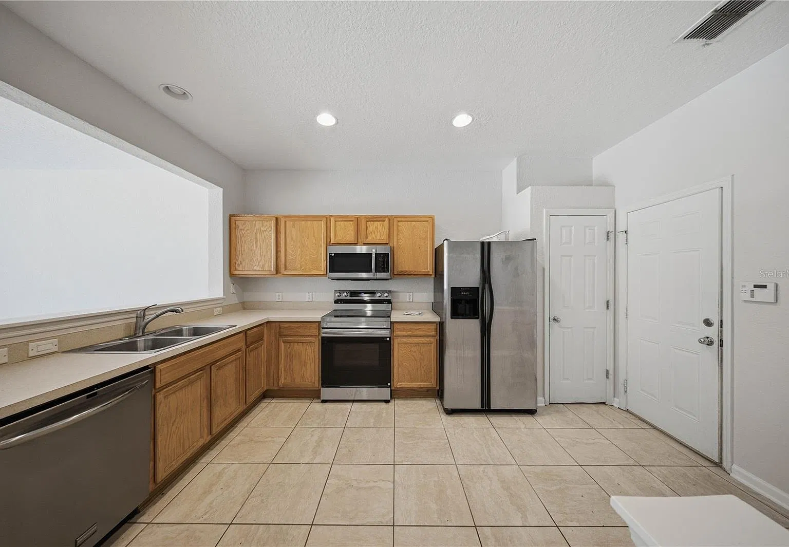3 bed, 1584 sqft, $1,650 — Photo 2