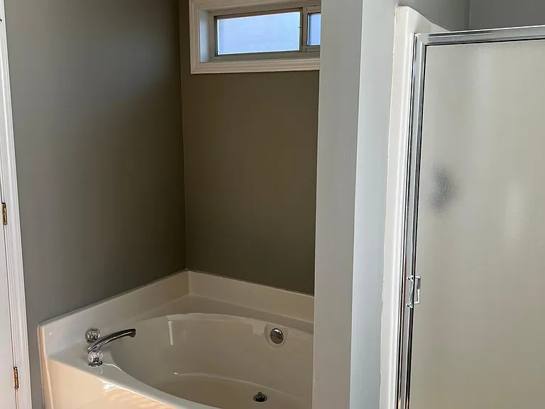106 Oakwood Cir — Photo 18