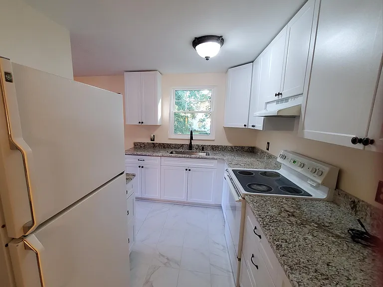 30 Mapleview Cir — Photo 2