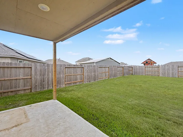 21154 Vercelli St — Photo 25